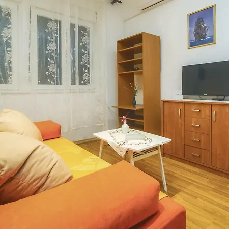 One-bedroom In Apartment