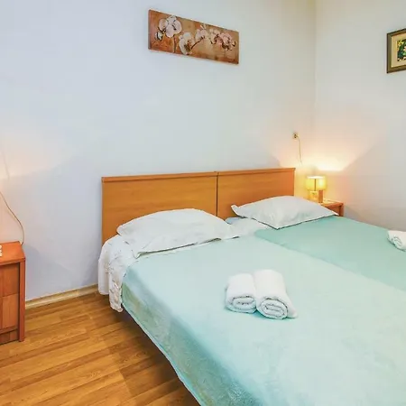 One-bedroom In Apartment