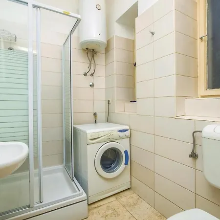 One-bedroom In * Split